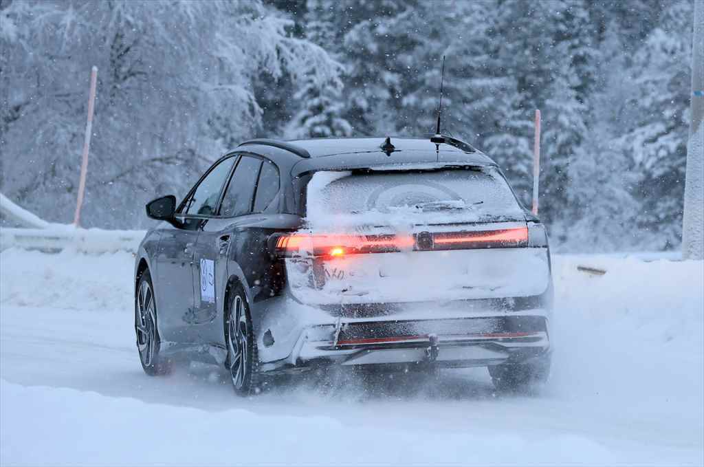 【スクープ】これがVW史上初のEVワゴンだ！「ID.7ツアラー」が2024年の上半期デビューへ！