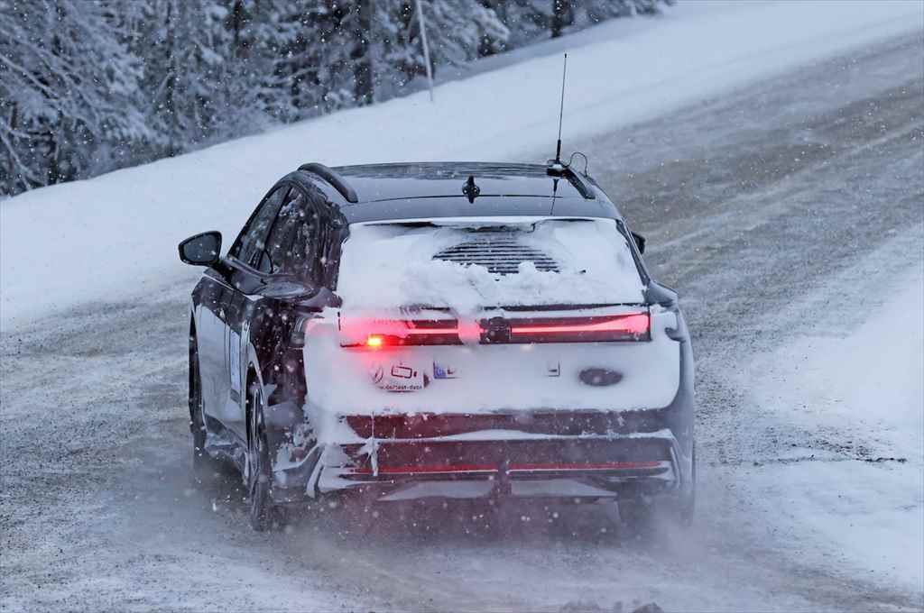 【スクープ】これがVW史上初のEVワゴンだ！「ID.7ツアラー」が2024年の上半期デビューへ！