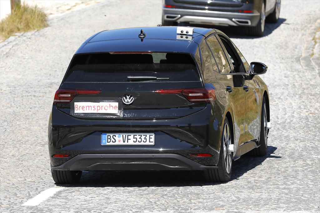 【スクープ】「ゴルフGTI」より高性能!VWの小型EV「ID.3」のハイパワー版「GTX」の導入は決定的に!? プロトタイプを初スクープ!-GTX-009.jpg