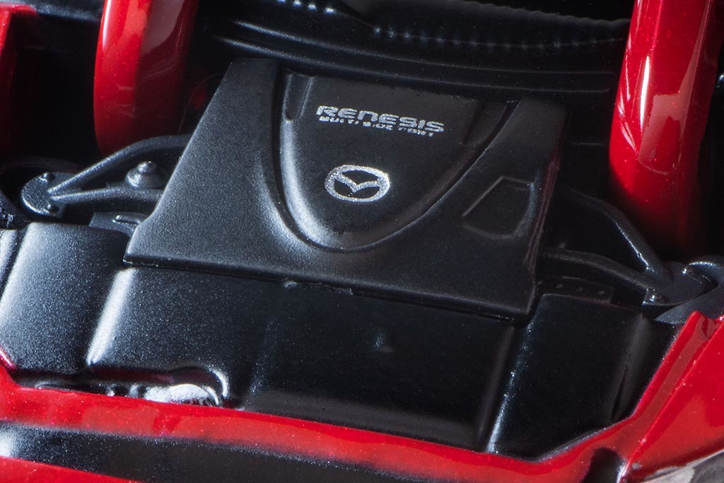 ロクヨンなのにエンジン再現!トミーテック、「マツダRX-8」をついにミニカー化!【モデルカーズ】