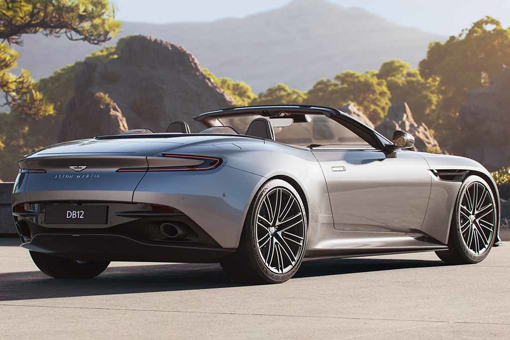 究極のオープントップ・スーパーツアラー誕生！アストンマーティン、「DB12ヴォランテ」を今週カリフォルニアで発表！