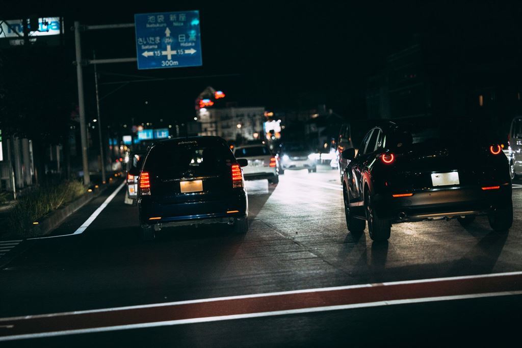 あおり運転の如く車間距離を詰められた時どうしたらいい？ その対処法と運転免許を保有している意味について解説