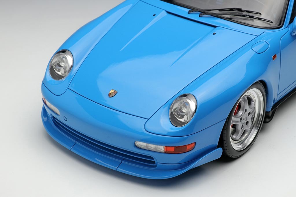 実車の写真じゃごさいません！ メイクアップ初の1/18｢空冷ポルシェ911･カタログモデル｣登場【モデルカーズ】