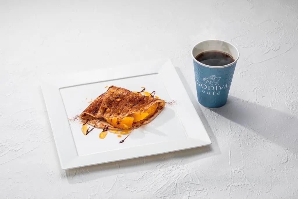 ベルギーワッフル、クレープを選べるモーニング限定セットが新登場「GODIVA caféモーニングセット」