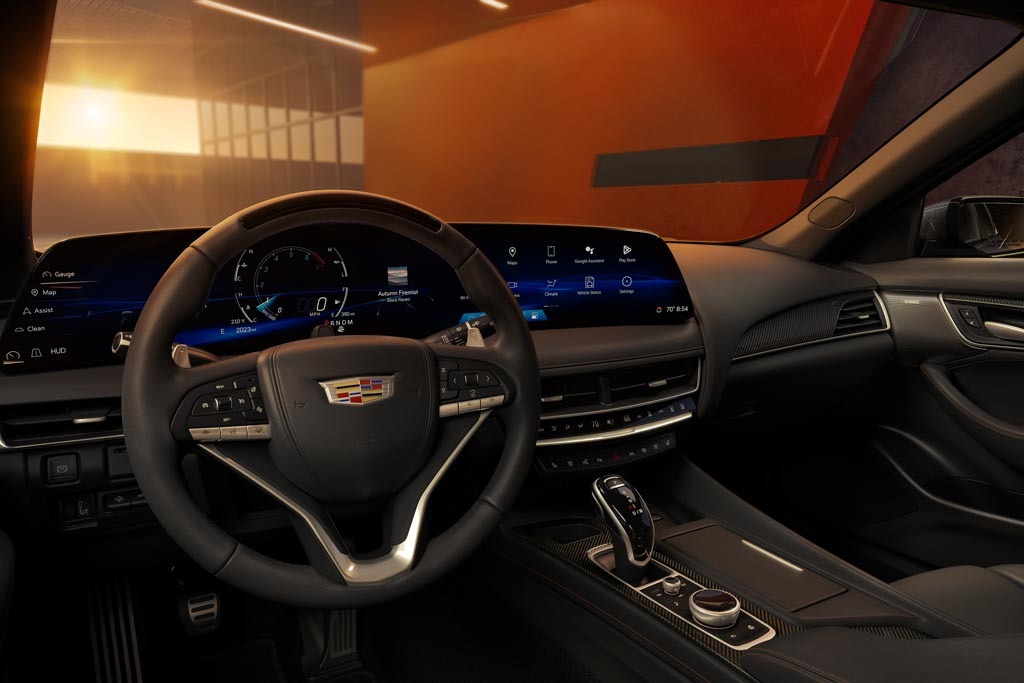 2025年モデルの｢CT5｣が発表！ キャデラックのラグジュアリー･スポーツセダンの大胆なビジョンとは