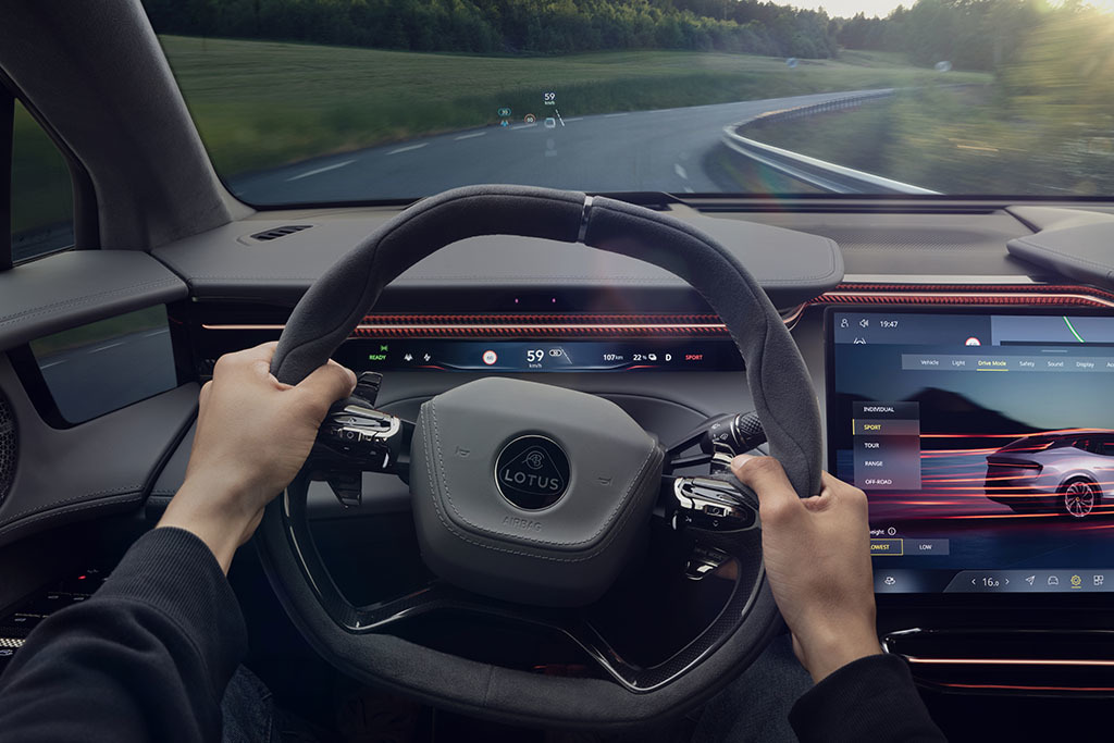 ロータス注目のSUV「エレトレ」、価格や仕様の詳細が発表に!現在好評受注中、デリバリーは今年秋以降