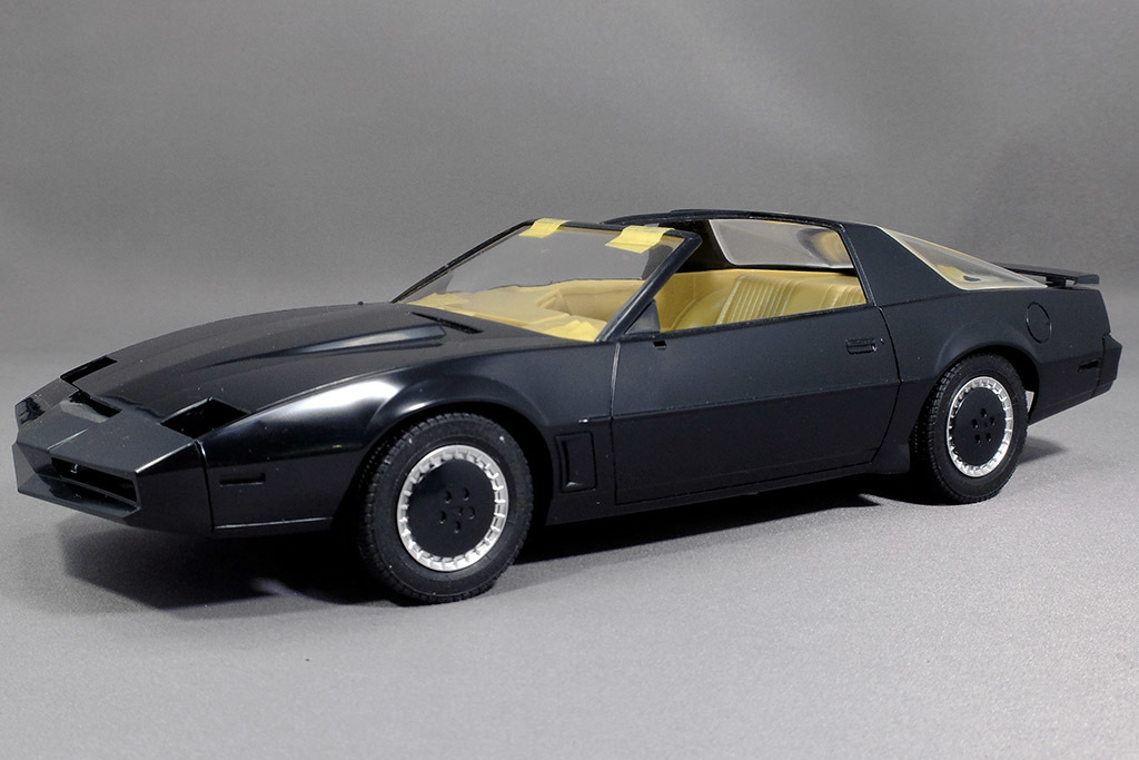 フロントマスク改修で姿を現したトランザム！アオシマ製プラモ「ナイト2000」をノーマル戻し！第2回【CARSMEET モデルカー倶楽部】
