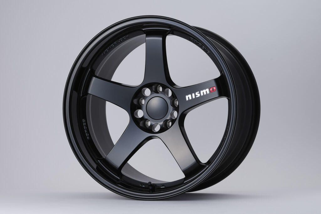 スカイライン NISMO、フェアレディZ NISMO、スカイライン GT-R向け アルミロードホイール LM GT4 マシニングロゴバージョン 19インチ 発売