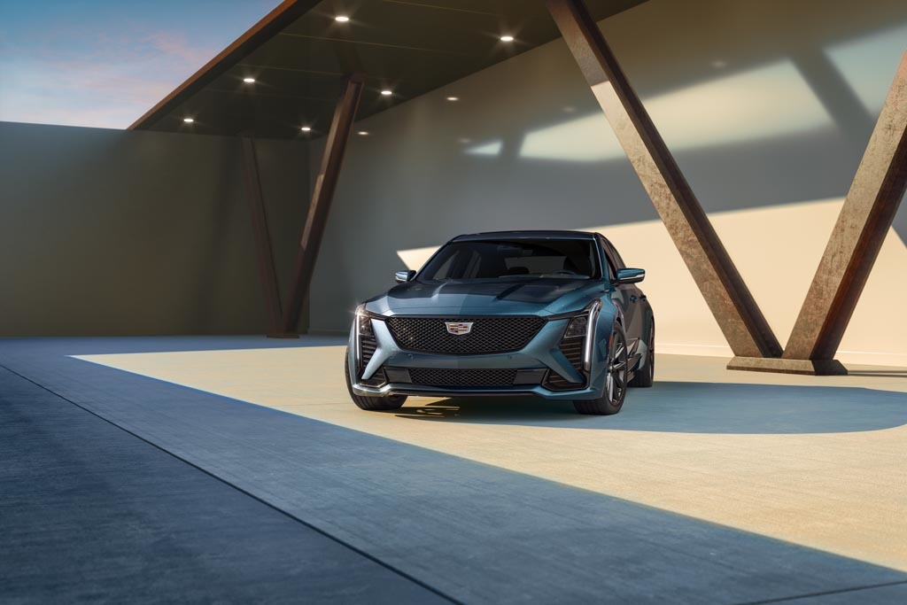 2025年モデルの｢CT5｣が発表！ キャデラックのラグジュアリー･スポーツセダンの大胆なビジョンとは
