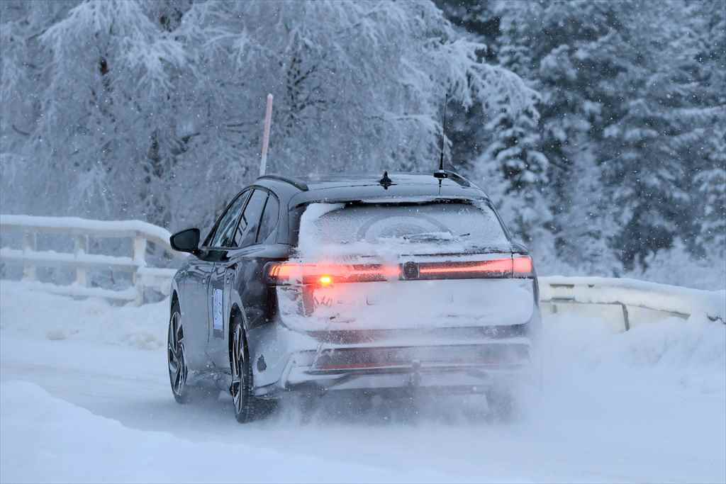 【スクープ】これがVW史上初のEVワゴンだ！「ID.7ツアラー」が2024年の上半期デビューへ！