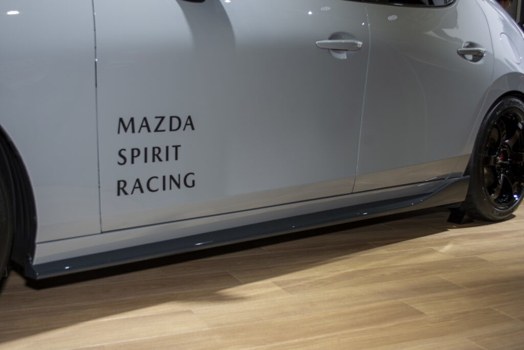 マツダ、レース活動を通して培ったノウハウを詰め込んだコンセプトカー「MAZDA SPIRIT RACING 3 concept」公開