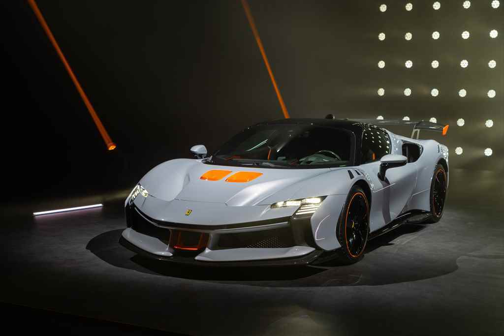 フェラーリ世界第2位の販売を誇る日本市場について極東・中東エリア統括CEOディーター・クネヒテル氏とフェラーリ・ジャパン代表のロマニエッロ・ドナート氏にインタビュー