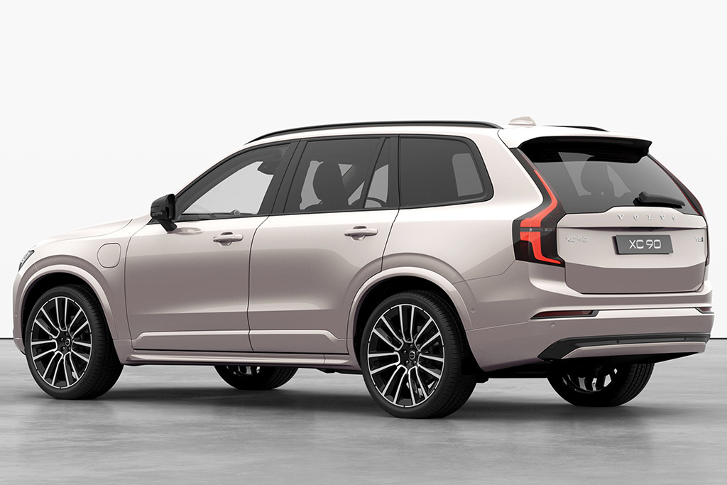 ボルボの7人乗りSUV「XC90」がアップデート！完成度を高めた史上最高モデルとして発売