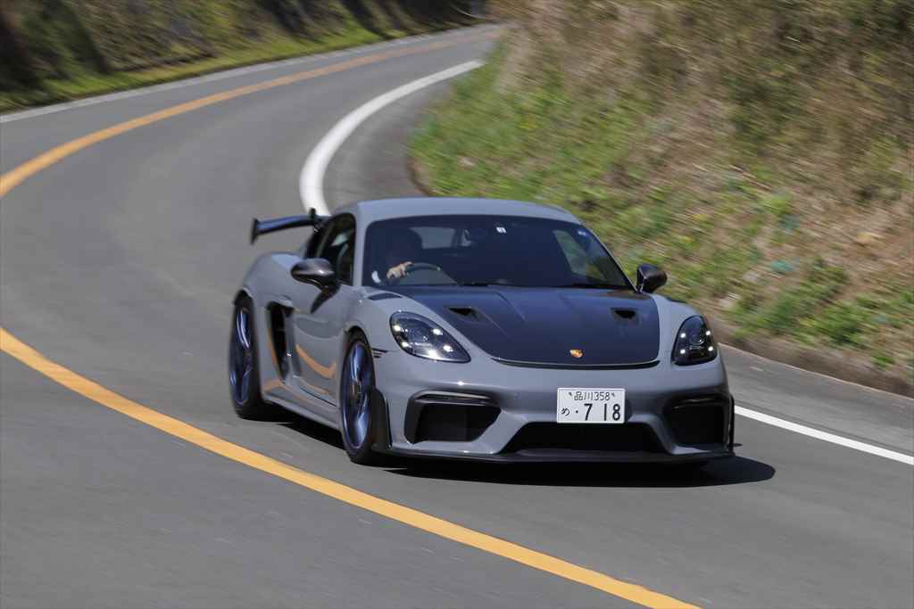 「マジでレーシングカーじゃん！」とドライブしながら思わず呟いてしまった！ 「ポルシェ718ケイマンGT4 RS」【野口 優のスーパースポーツ一刀両断！】