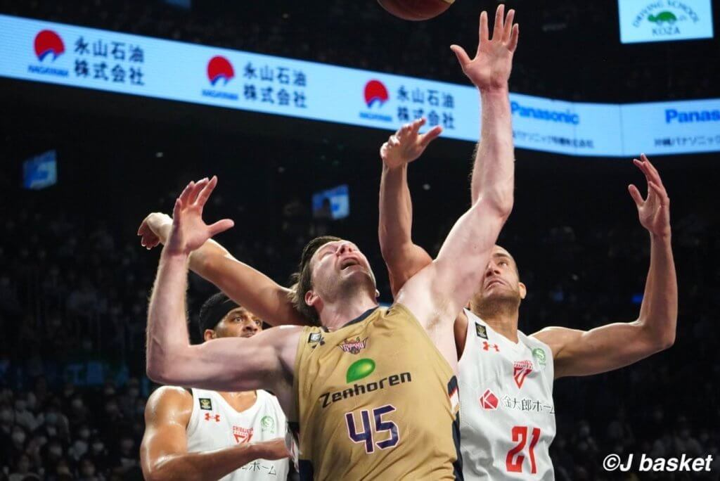 【Bリーグ】東西1位が大激突、8263人超満員の沖縄アリーナにて琉球が勝利／Bリーグアリーナ最高観客数