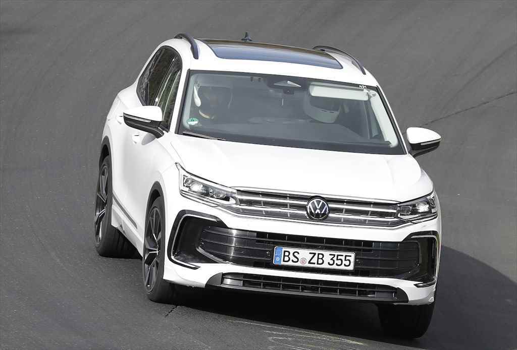 【スクープ】VW「ティグアン」次世代型はBEVと併売へ……。最新プロトタイプをキャッチ！