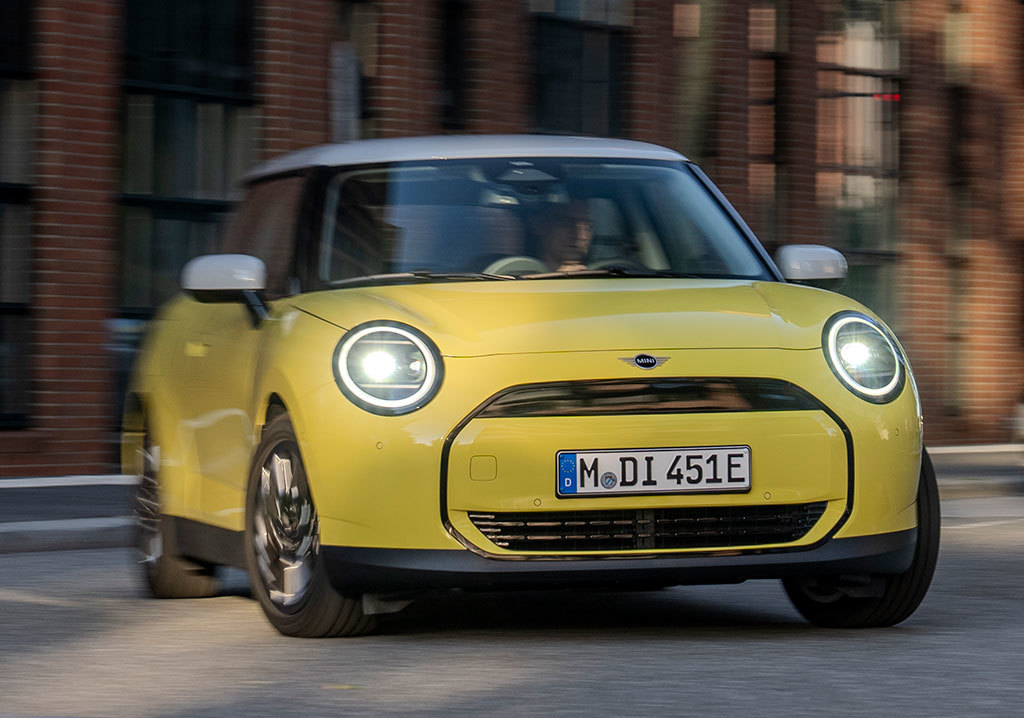 MINI、「北京モーターショー2024」でMINIファミリー最新モデル「MINI エースマン」を発表