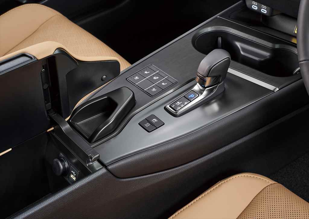 全モデルをハイブリッド化&BEVを含む電動パワートレインへ！ ｢レクサスUX｣発表