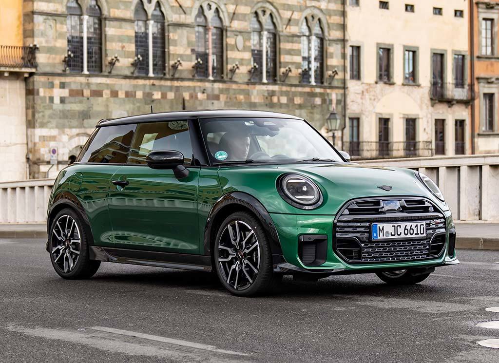 JCWトリムの新型｢MINI クーパーS｣､スポーティなデザインとブランドならではのパフォーマンス！