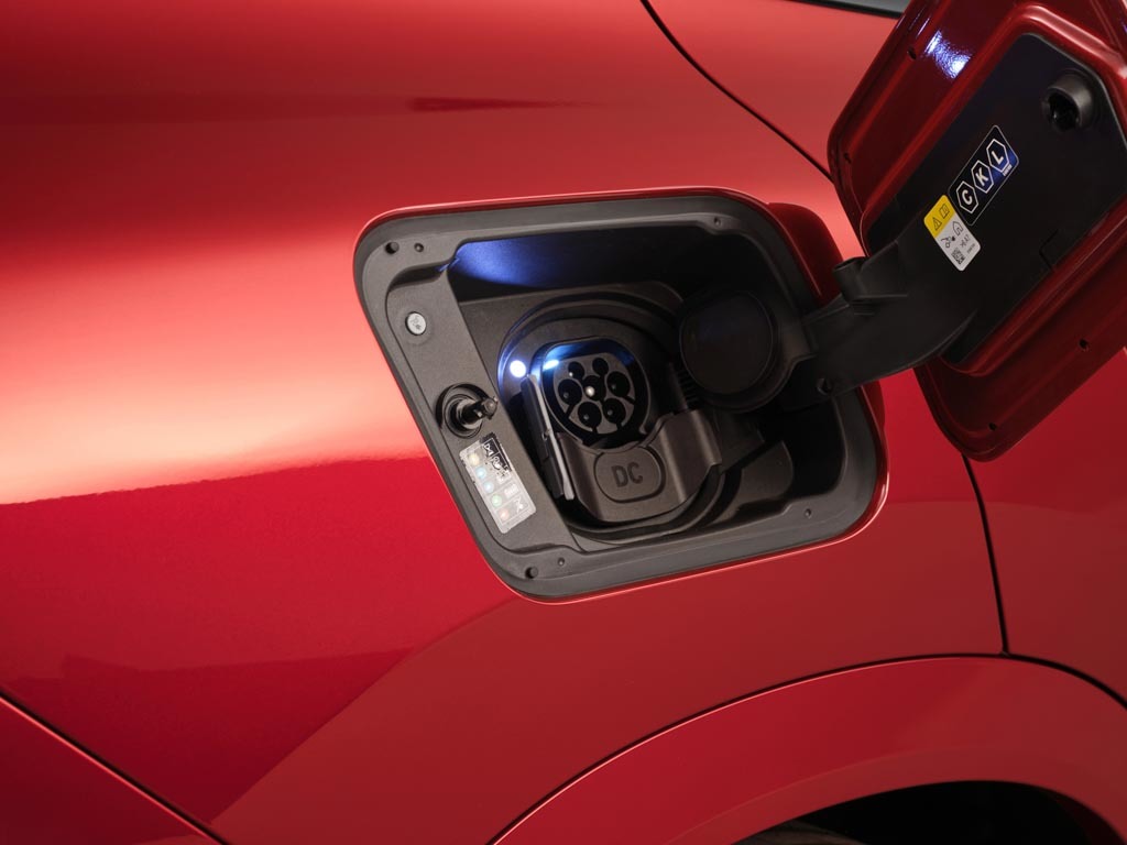 さらにスポーティで先進的な第2世代「BMW X2」「BMW iX2」が登場、「ジャパン モビリティ ショー」にも出展