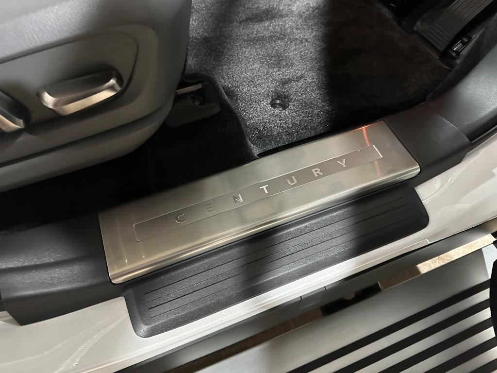 次の100年を見据えた”センチュリー”へ! トヨタが新型「センチュリー」を発表!