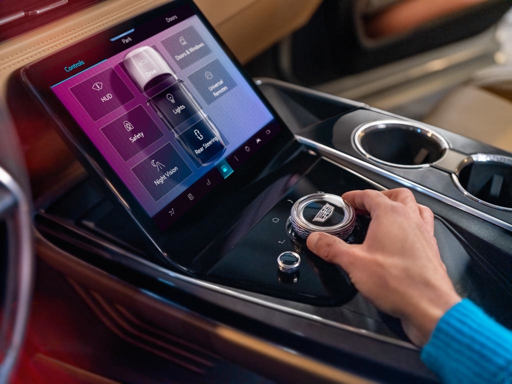 キャデラックのアイコンがオール電化へ！ 2025年型｢キャデラック・エスカレードIQ｣発表