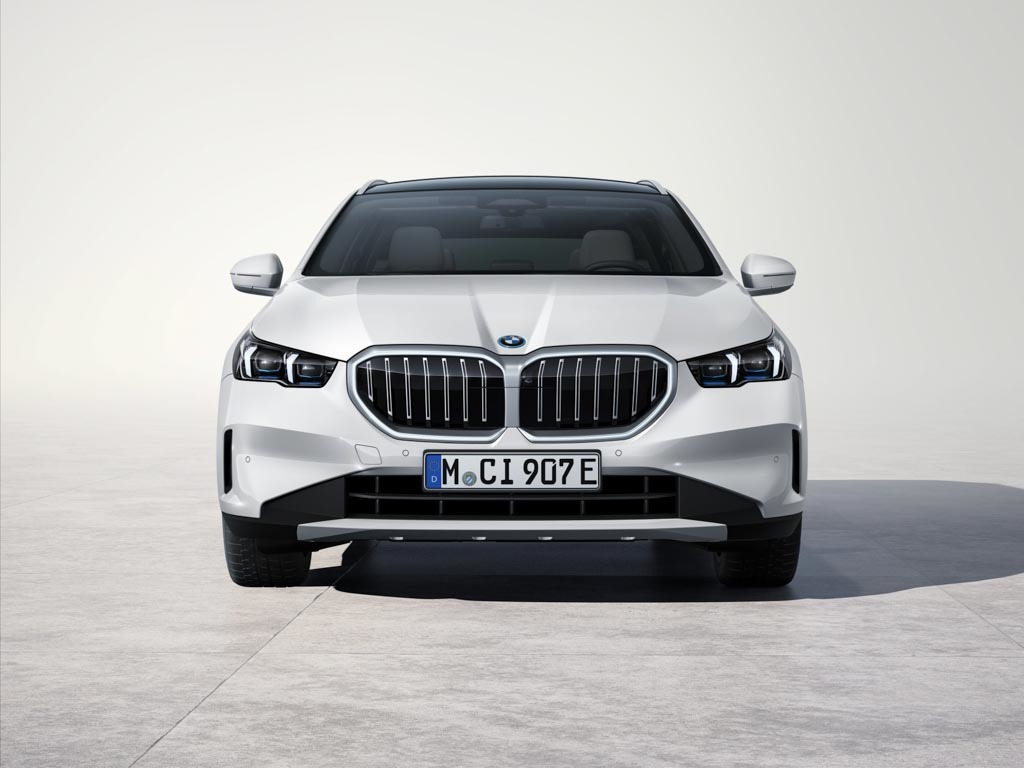 新型｢BMW5シリーズ ツーリング｣誕生！ 同シリーズ初の48V MHEVを設定､スタイリッシュなデザインに進化