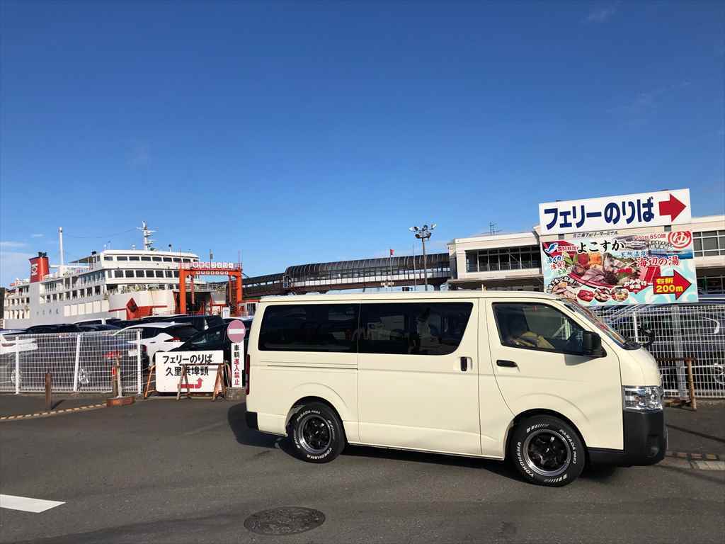 連載【桃田健史の突撃！キャンパーライフ「コンちゃんと一緒」】～コンちゃんの地元で何やら動き、昨今話題の「ライドシェア」で現地調査へ ～