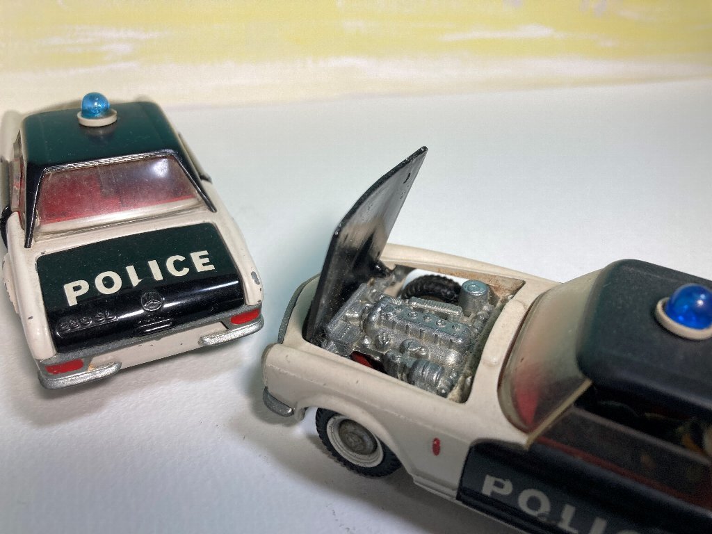 警察官の人形が2体同乗している貴重な仕様!「メルセデス・ベンツ250SL HTポリス」【丸餅博士のヴィンテージ・ミニカー・ワールド】