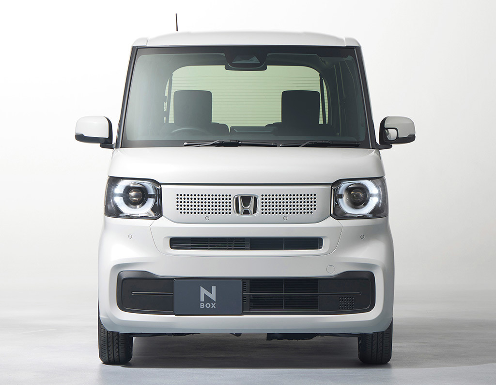 上質さが感じられるデザインに進化! 新型「ホンダ・N-BOX」発売