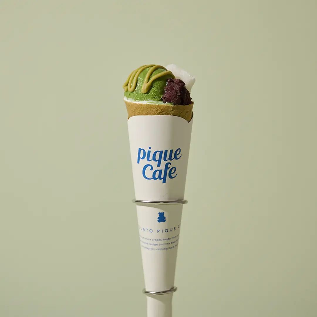 【北陸地方限定】〈gelato pique cafe(ジェラート ピケ カフェ)〉抹茶を使用したクレープ生地で求肥やあんこを包んだ、和の味わいを楽しむ「抹茶クレープ」を新発売！