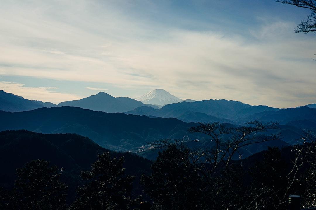 高尾山・一号路は登山初心者や子供も登りやすい。どんな服装や靴で行けばいい？