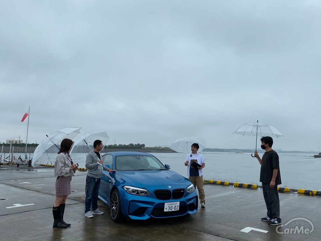 BMW M2 クーペ (6MT+サイドブレーキ) を土屋圭市と藤木由貴が徹底解説！