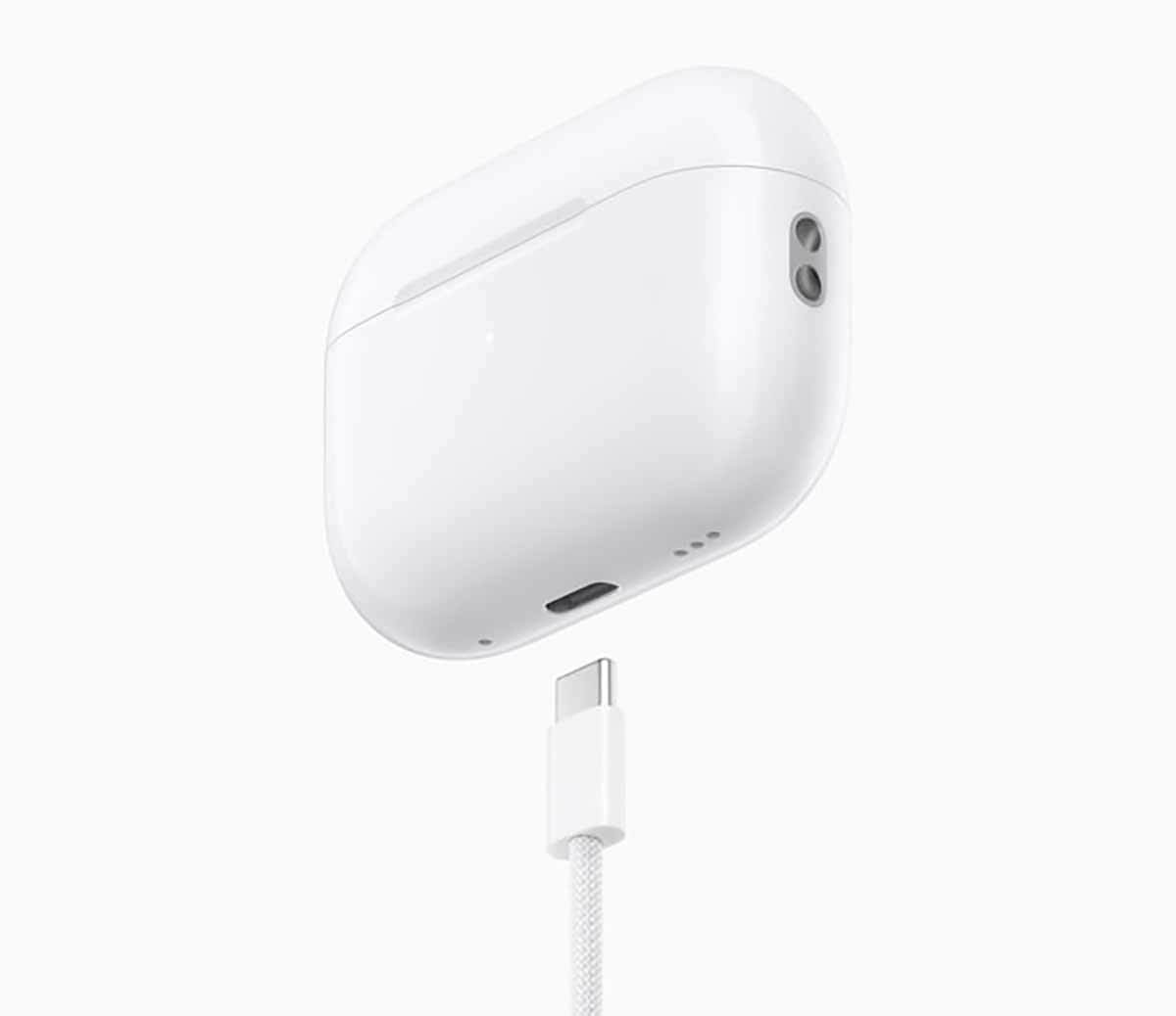 AirPods Pro（第2世代）のLightning版とUSB-C版は充電端子が違うだけじゃなかった！