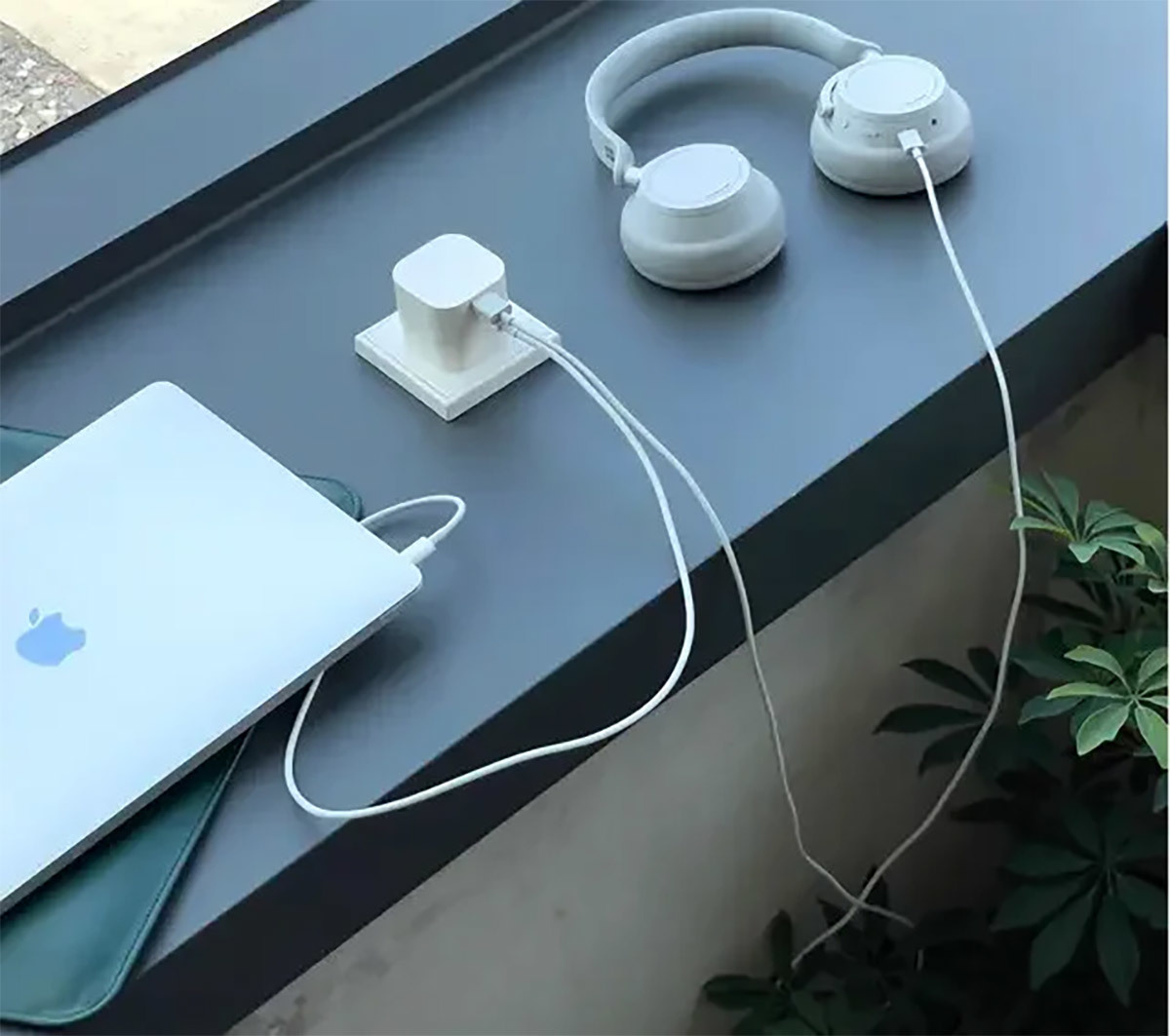 世界190カ国以上で利用可能「マルチ充電プラグ」が話題 – 変圧器不要で世界基準に対応