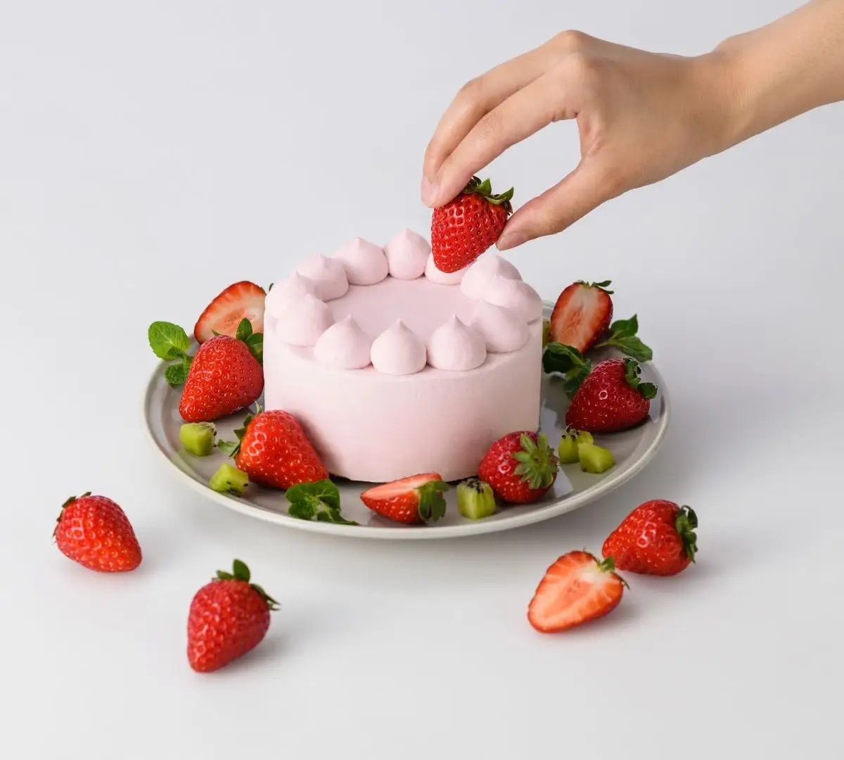 【期間限定】グルテンフリー＆プラントベースの「春色のホールケーキ」販売のご案内
