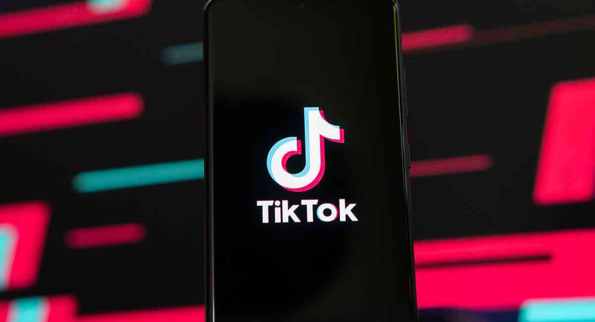 TikTok（ティックトック）は見るだけでも危険？安全な利用方法