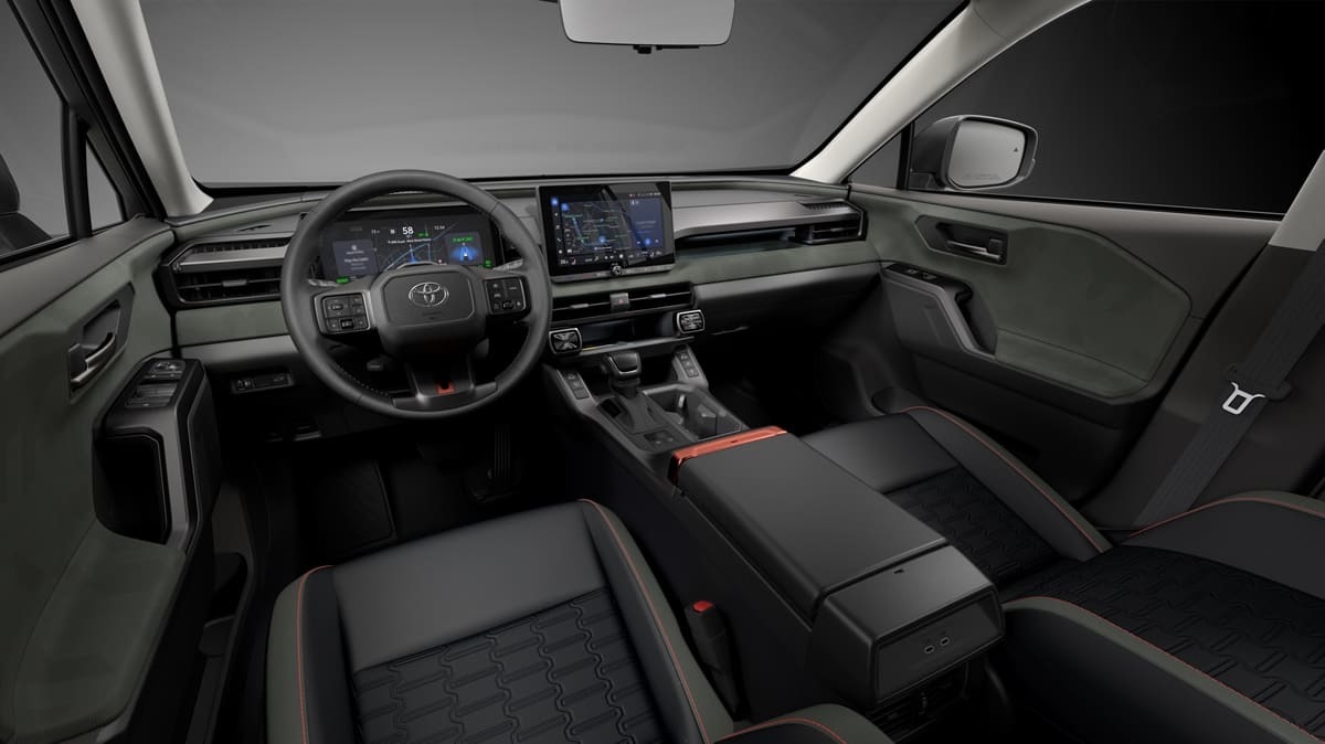 新型「RAV4」ついに登場!HEVとPHEV展開、3つの顔は都会派の“CORE”・アウトドアな“ADVENTURE”・走りを楽しむ“GR SPORT”に