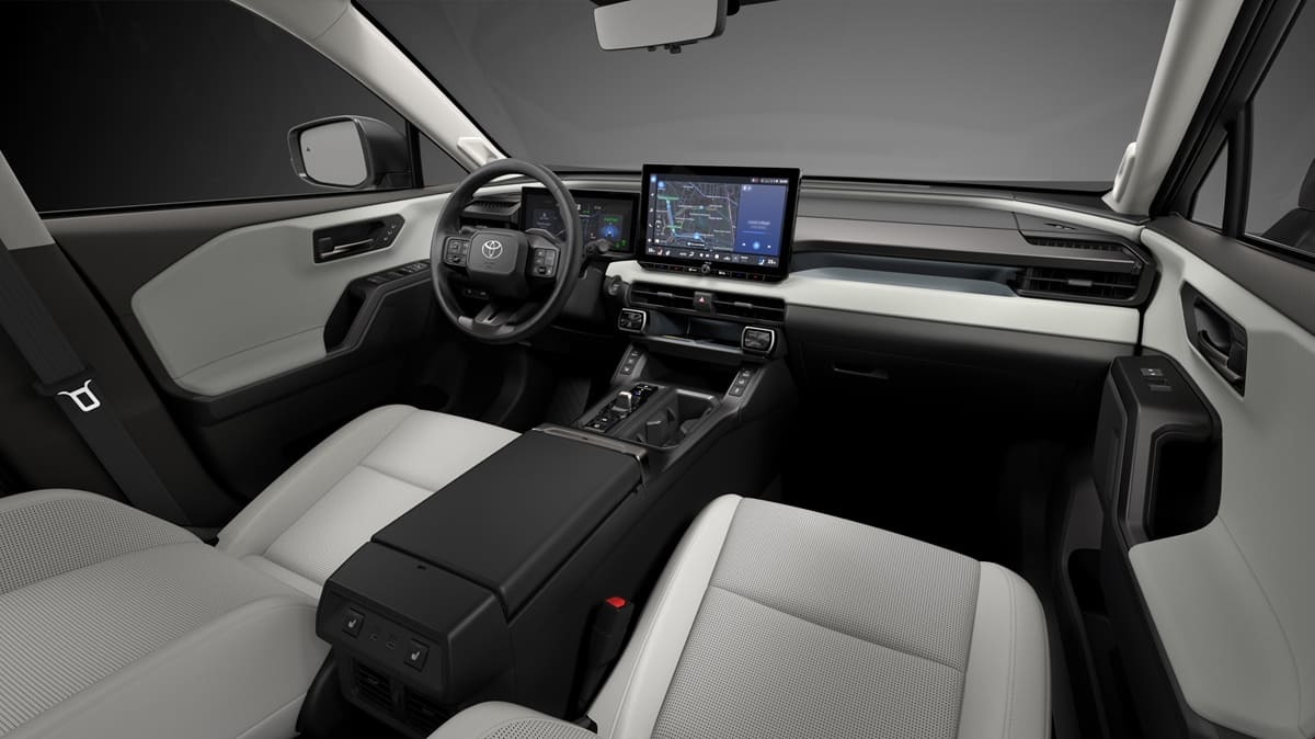 新型「RAV4」ついに登場!HEVとPHEV展開、3つの顔は都会派の“CORE”・アウトドアな“ADVENTURE”・走りを楽しむ“GR SPORT”に