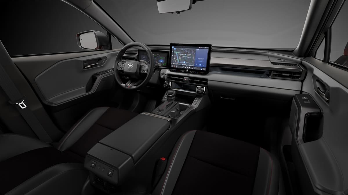 新型「RAV4」ついに登場!HEVとPHEV展開、3つの顔は都会派の“CORE”・アウトドアな“ADVENTURE”・走りを楽しむ“GR SPORT”に