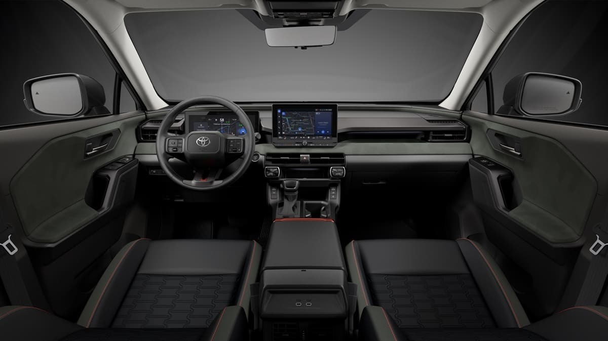 新型「RAV4」ついに登場!HEVとPHEV展開、3つの顔は都会派の“CORE”・アウトドアな“ADVENTURE”・走りを楽しむ“GR SPORT”に