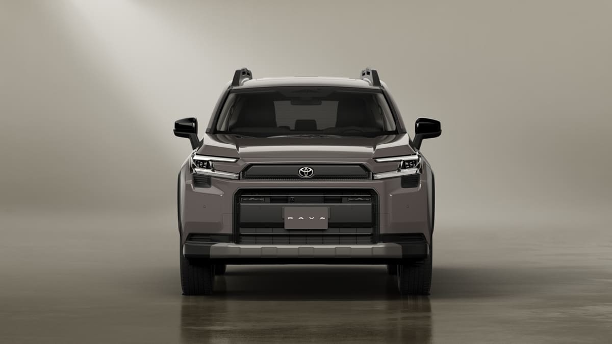 新型「RAV4」ついに登場!HEVとPHEV展開、3つの顔は都会派の“CORE”・アウトドアな“ADVENTURE”・走りを楽しむ“GR SPORT”に