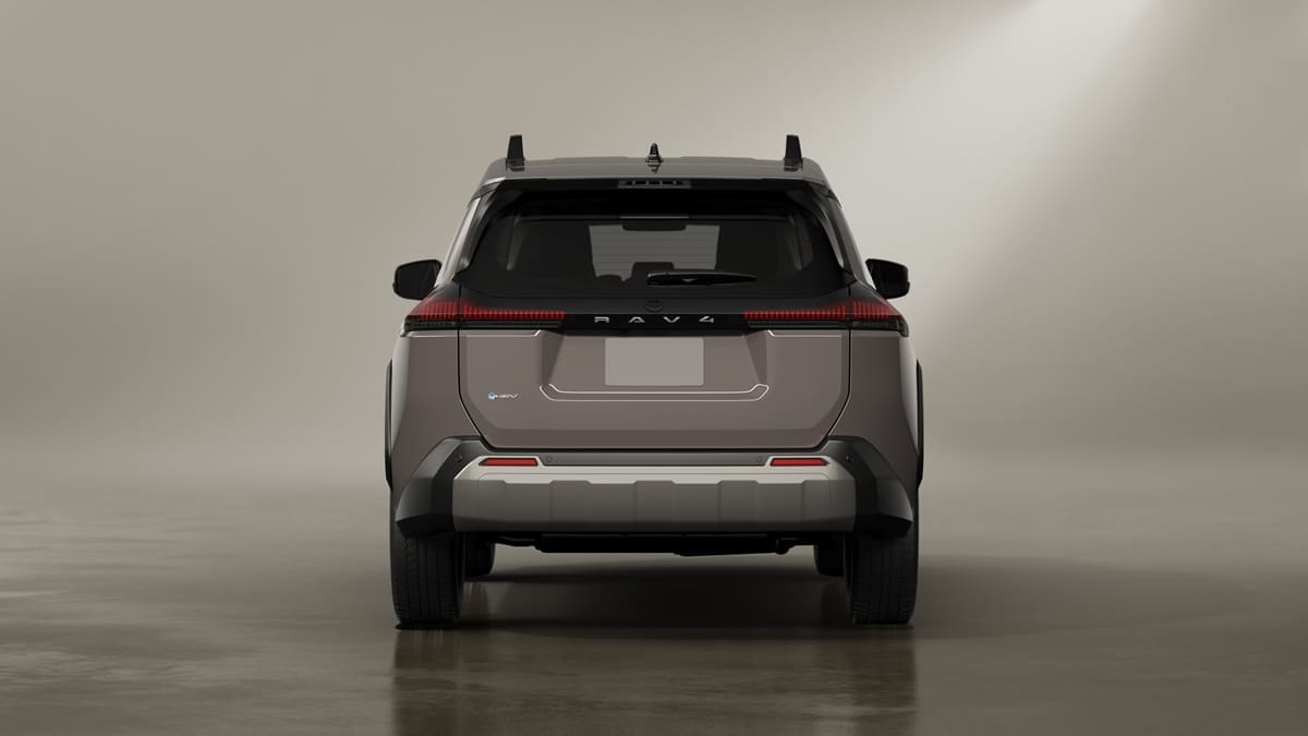 新型「RAV4」ついに登場!HEVとPHEV展開、3つの顔は都会派の“CORE”・アウトドアな“ADVENTURE”・走りを楽しむ“GR SPORT”に