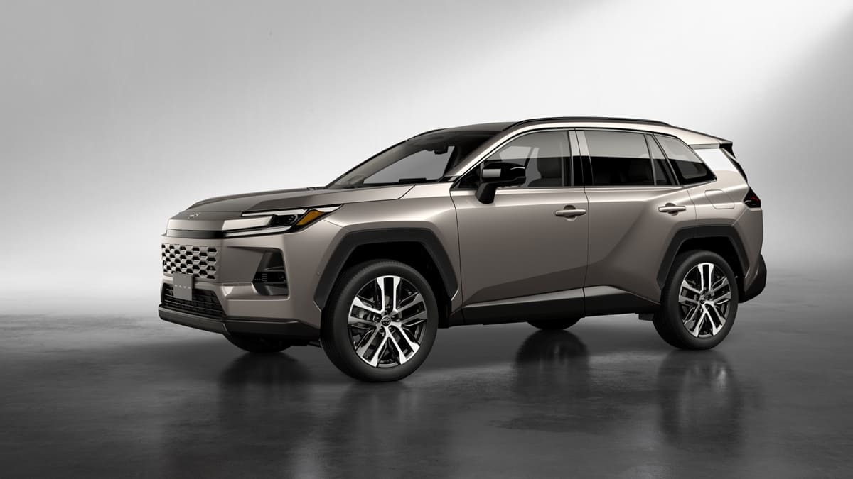 新型「RAV4」ついに登場!HEVとPHEV展開、3つの顔は都会派の“CORE”・アウトドアな“ADVENTURE”・走りを楽しむ“GR SPORT”に