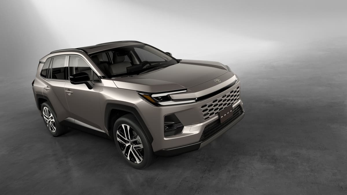 新型「RAV4」ついに登場!HEVとPHEV展開、3つの顔は都会派の“CORE”・アウトドアな“ADVENTURE”・走りを楽しむ“GR SPORT”に