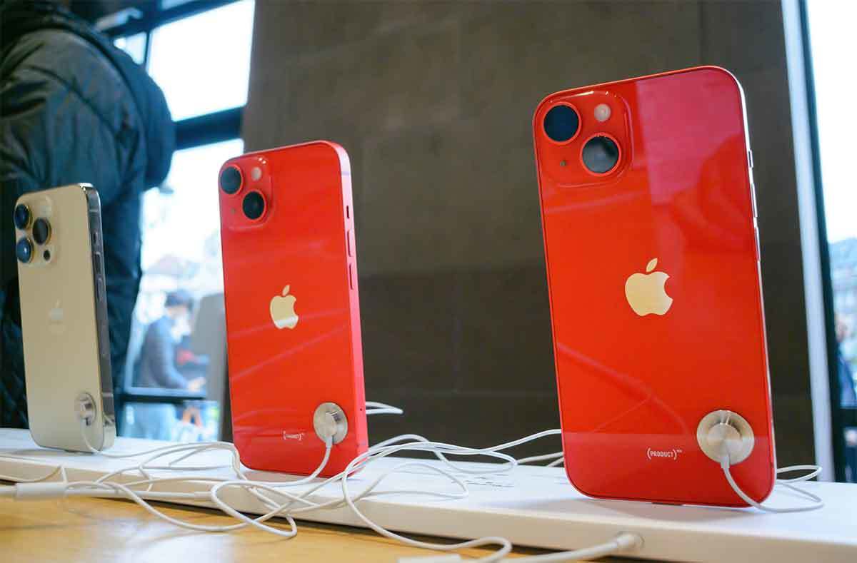 iPhone SE(第4世代)発売は2025年に延期の見通し – BOEによるディスプレイ問題?
