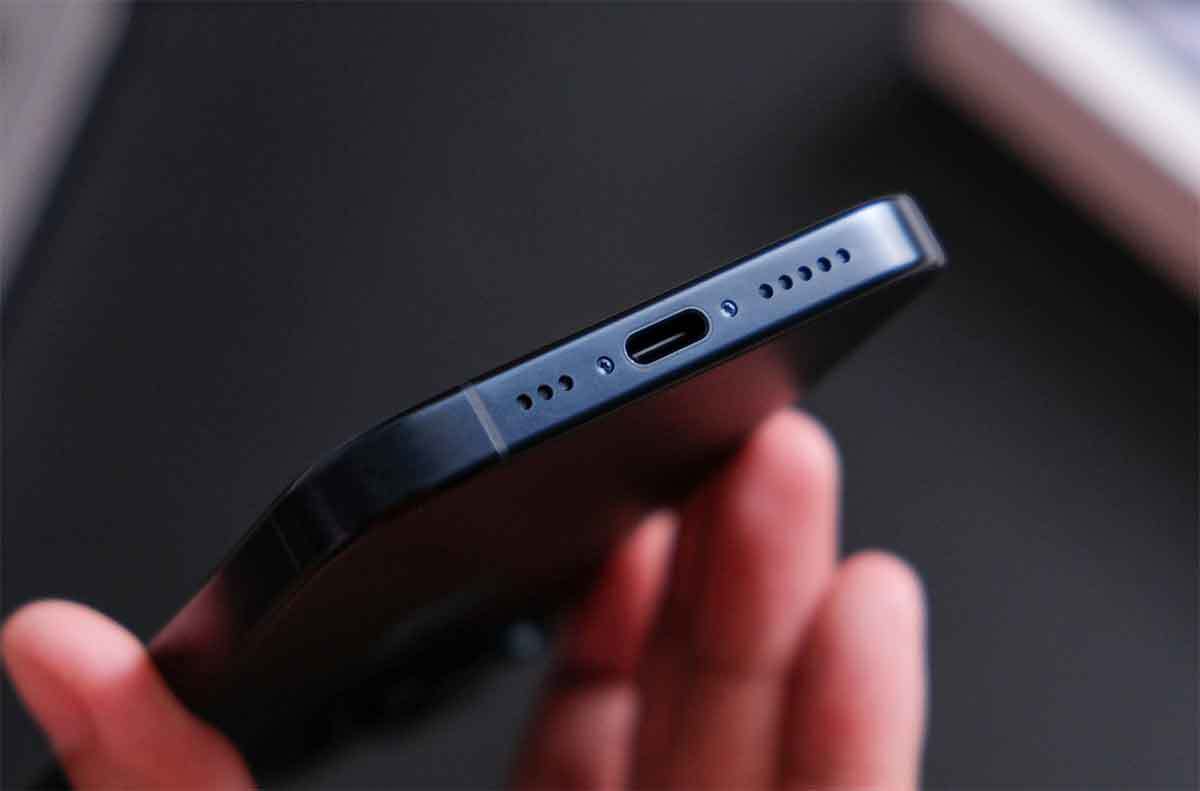 iPhone15、待望のUSB-C搭載なのにAndroid用ケーブルは使えない!? – 過熱の危険性を注意喚起