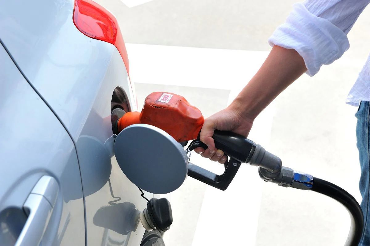 “国民が愚か”だからガソリンは安くならないんですか？トリガー条項「買い控え起こる」と財務大臣