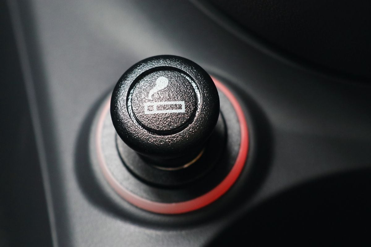 “車にまつわるジェネレーションギャップ”どんなときに感じた？出るわ出るわ…「高校生がファミリーカーに憧れ」「ひねる動作が通じない」「免許のマウント」
