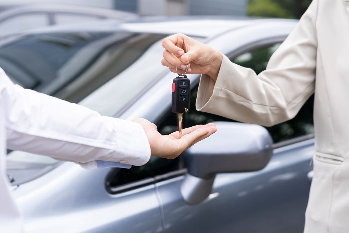 2人で買った車なのに…あやしいと思いGPSをつけたら真っ黒、別れて売却したら「金返せ」!家族やパートナーと車をシェアしてモメた事例
